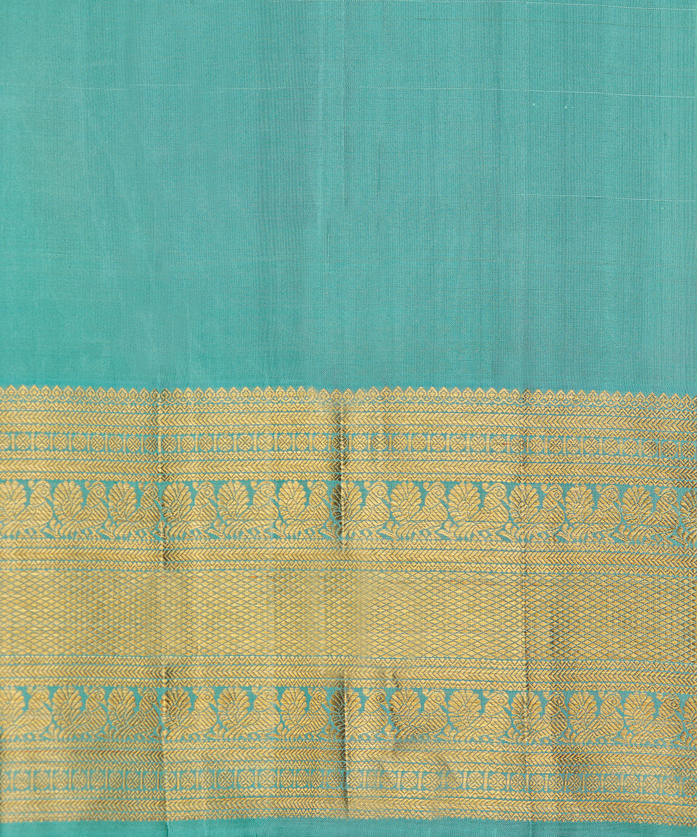 Handloom_Pista_Green_Double_Shade_Pure_Silk_Kanjivaram_Saree_With_Paisley_Booti_WeaverStory_06