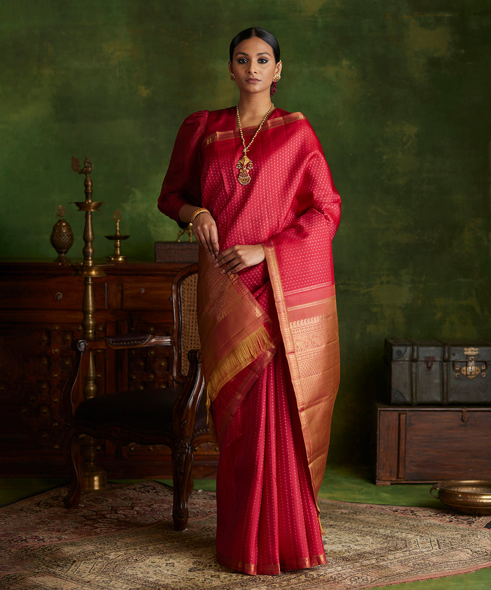 Handloom_Maroon_Pure_Silk_Kanjivaram_Saree_With_All_Over_Gold_Zari_Work_WeaverStory_02