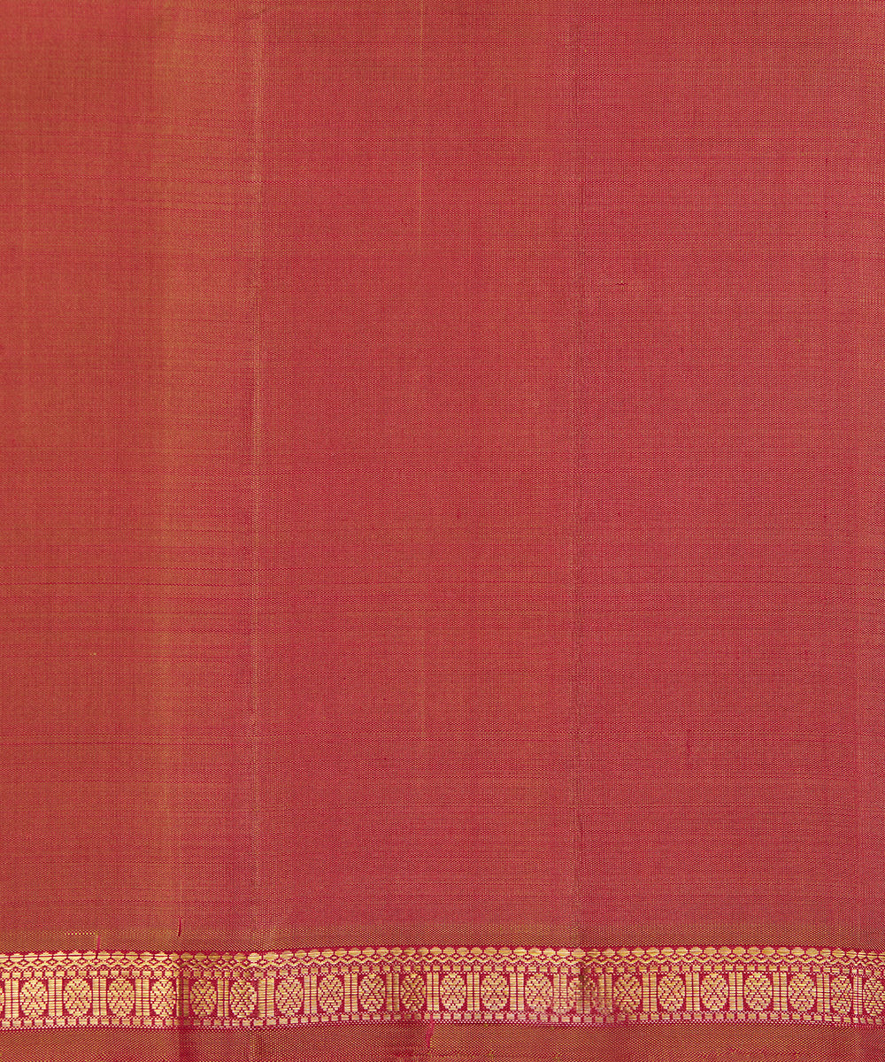Handloom_Maroon_Pure_Silk_Kanjivaram_Saree_With_All_Over_Gold_Zari_Work_WeaverStory_06