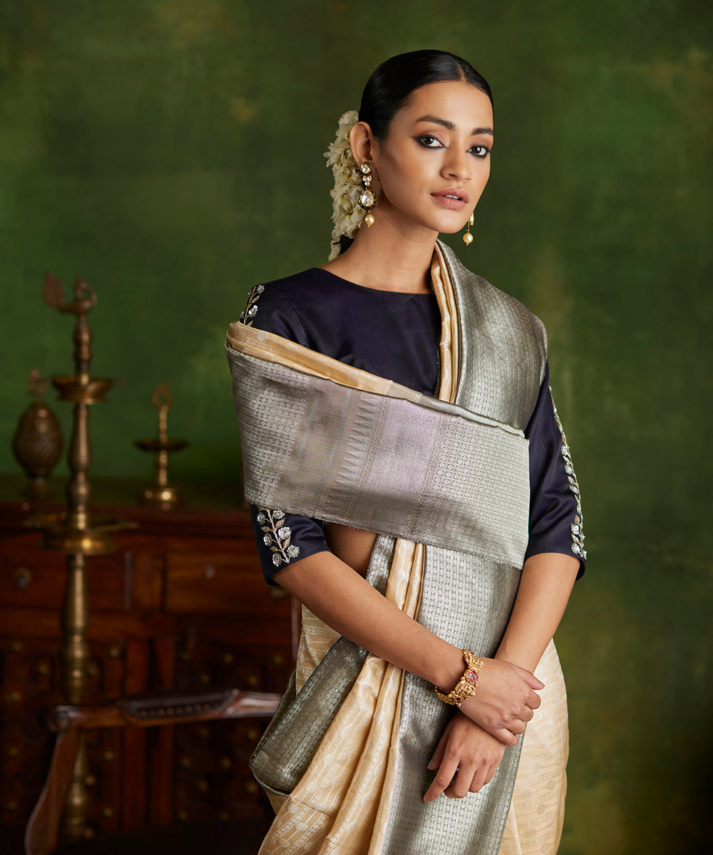 Cream_Handloom_Pure_Silk_Kanjivaram_Saree_With_Grey_Border_WeaverStory_01