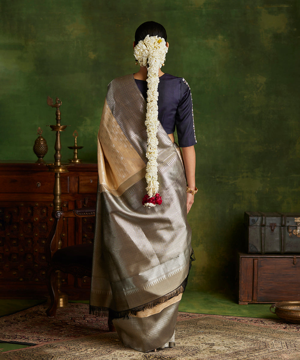 Cream_Handloom_Pure_Silk_Kanjivaram_Saree_With_Grey_Border_WeaverStory_03