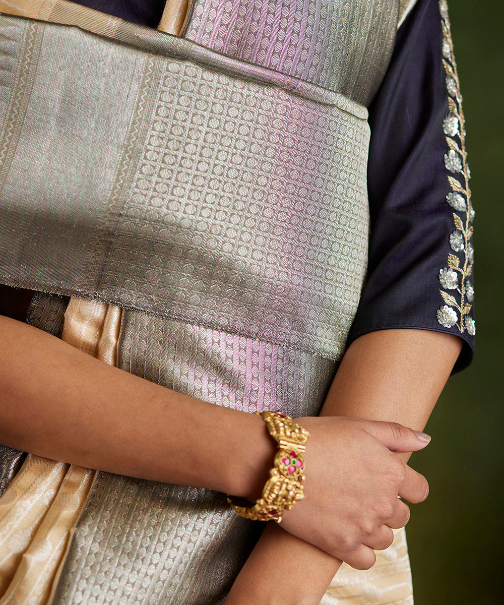 Cream_Handloom_Pure_Silk_Kanjivaram_Saree_With_Grey_Border_WeaverStory_05