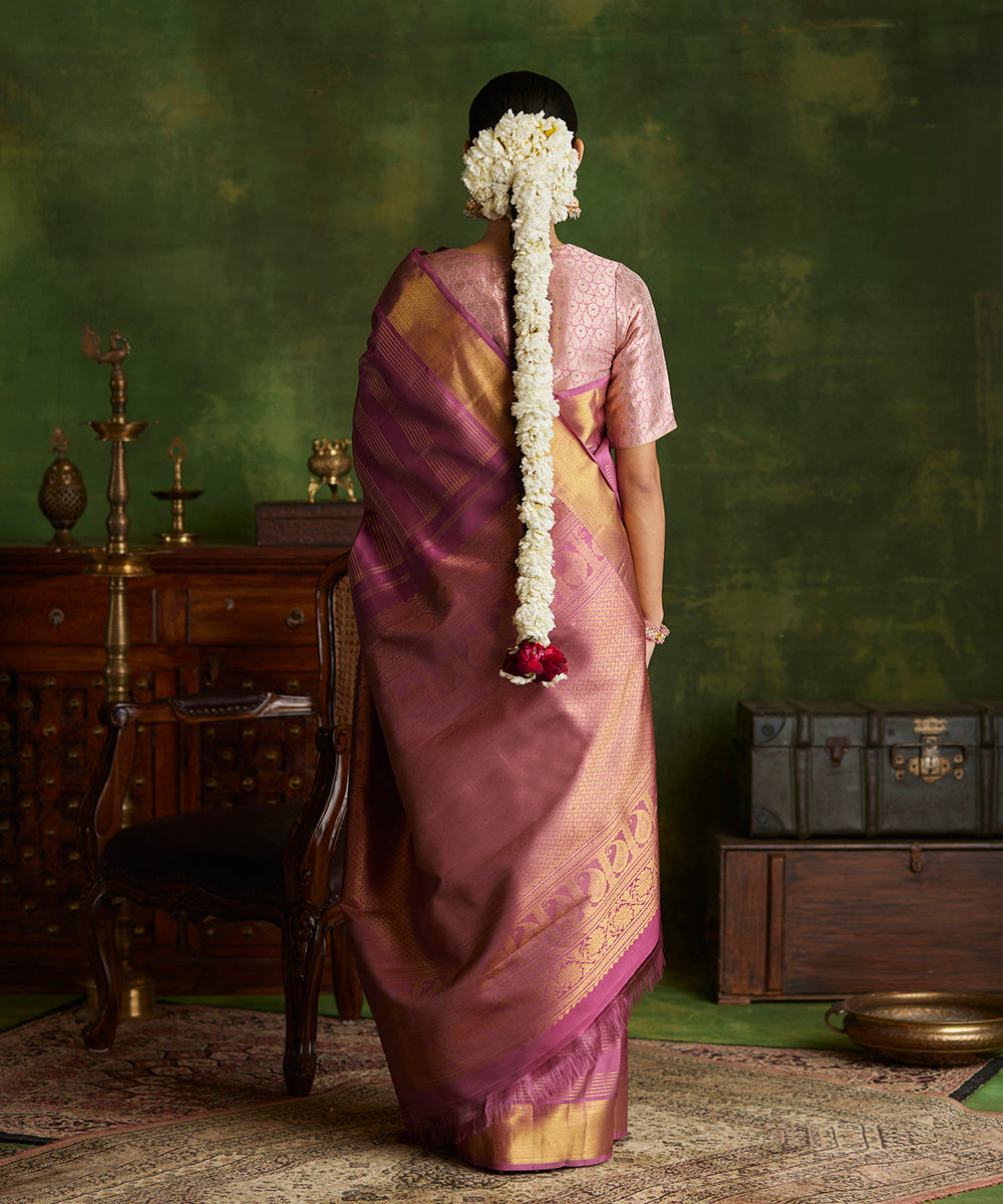 Handloom_Mauve_Pure_Silk_Kanjivaram_Saree_With_Veldhari_Gold_Zari_Work_WeaverStory_03