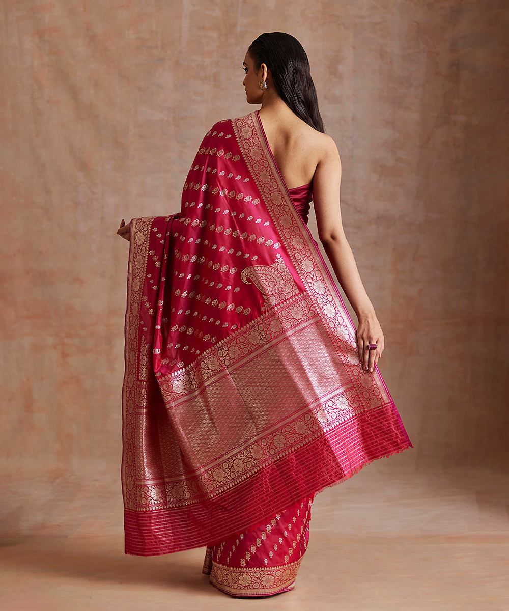 Red_And_Pink_Handloom_Pure_Katan_Silk_Ektara_Banarasi_Saree_With_Sona_Rupa_Booti_WeaverStory_03