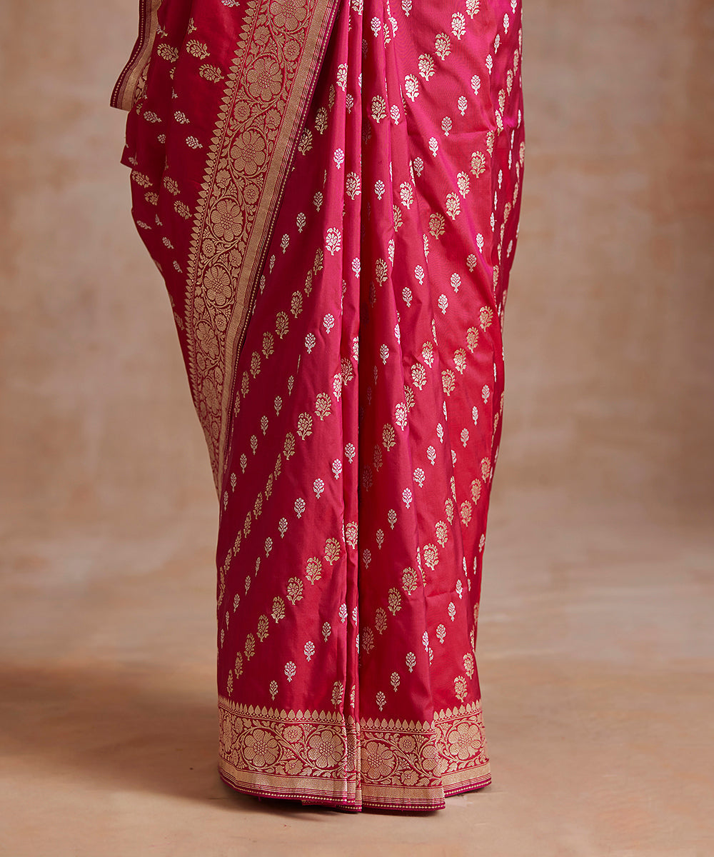 Red_And_Pink_Handloom_Pure_Katan_Silk_Ektara_Banarasi_Saree_With_Sona_Rupa_Booti_WeaverStory_04