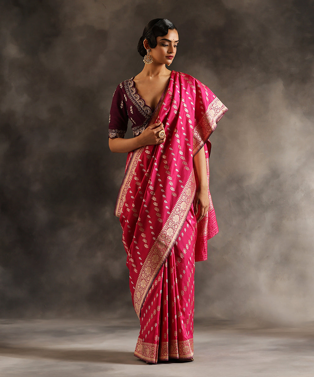 Pink_Handloom_Pure_Katan_Silk_Ektara_Banarasi_Saree_With_Sona_Rupa_Kadhwa_Booti_WeaverStory_02