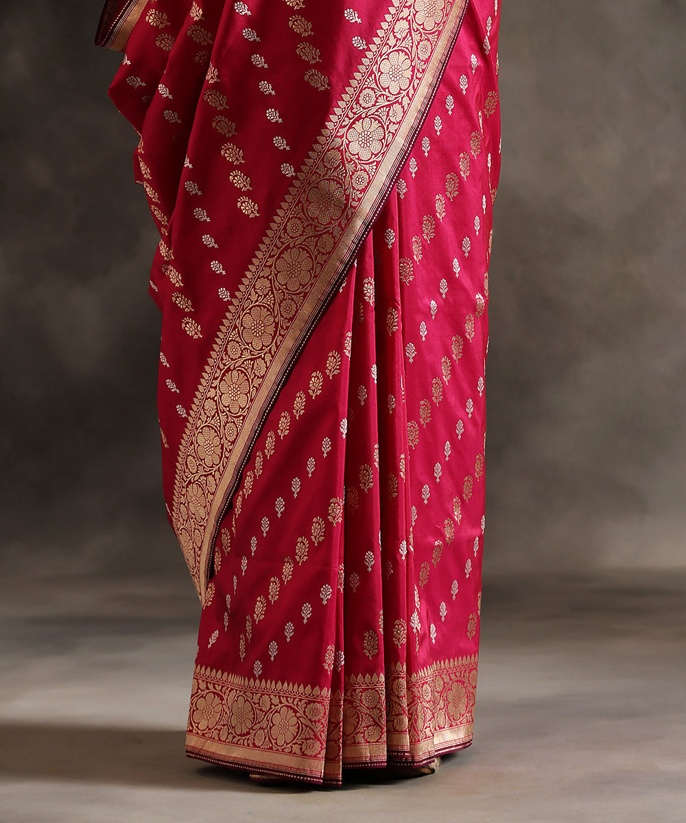 Pink_Handloom_Pure_Katan_Silk_Ektara_Banarasi_Saree_With_Sona_Rupa_Kadhwa_Booti_WeaverStory_04