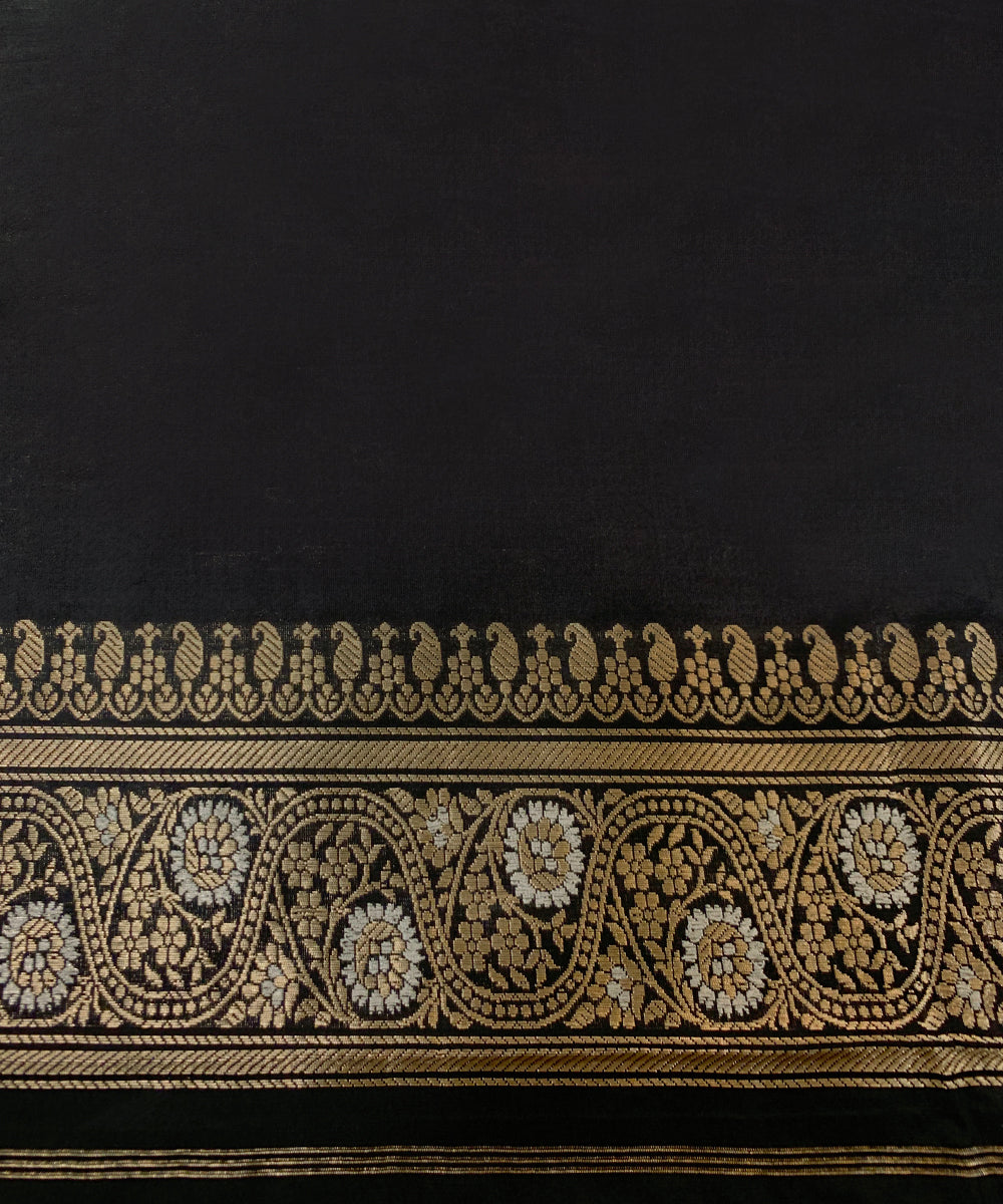 Handloom_Black_Pure_Katan_Silk_Banarasi_Saree_With_Aada_Sona_Rupa_Jaal_WeaverStory_05