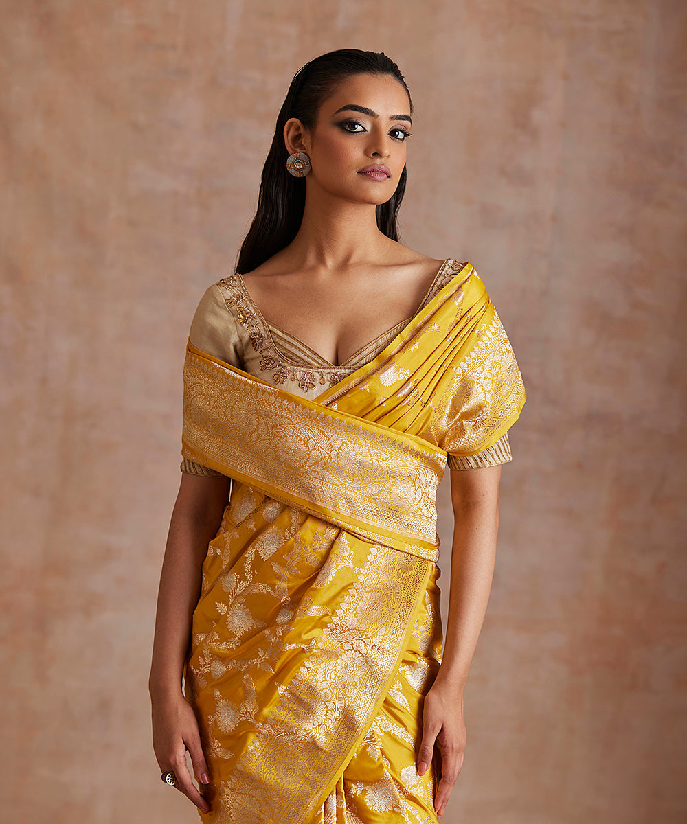 Yellow_Handloom_Pure_Katan_Silk_Banarasi_Saree_With_Sona_Rupa_Jaal_WeaverStory_01