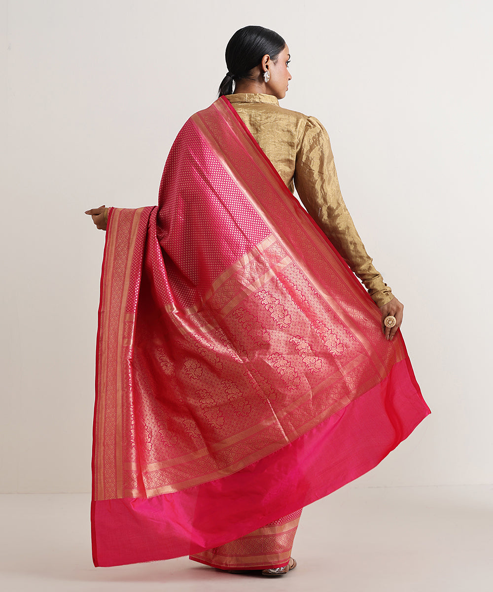Handloom_Hot_Pink_Pure_Katan_Silk_Tanchoi_Banarasi_Saree_With_Zari_Booti_WeaverStory_03