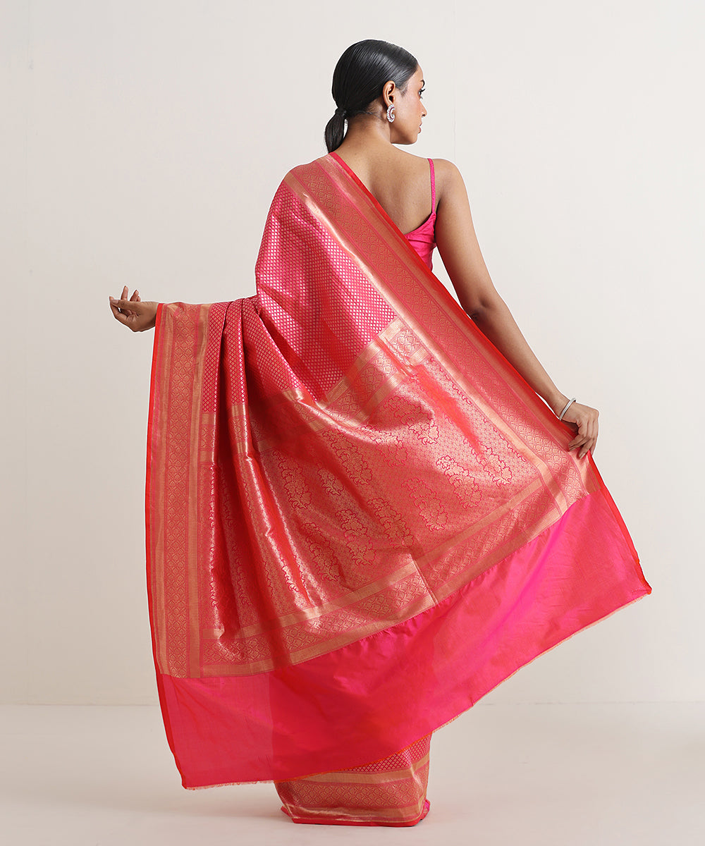 Pink_Dual_Tone_Handloom_Pure_Katan_Silk_Tanchoi_Banarasi_Saree_With_Zari_Booti_WeaverStory_03