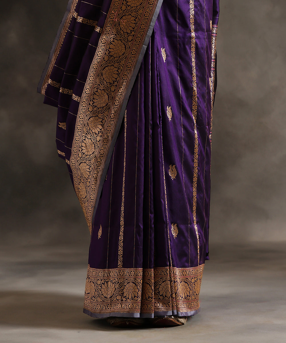 Handloom_Blue_Pure_Katan_Silk_Banarasi_Saree_With_Kadhwa_Booti_And_Vertical_Zari_Stripes_WeaverStory_04