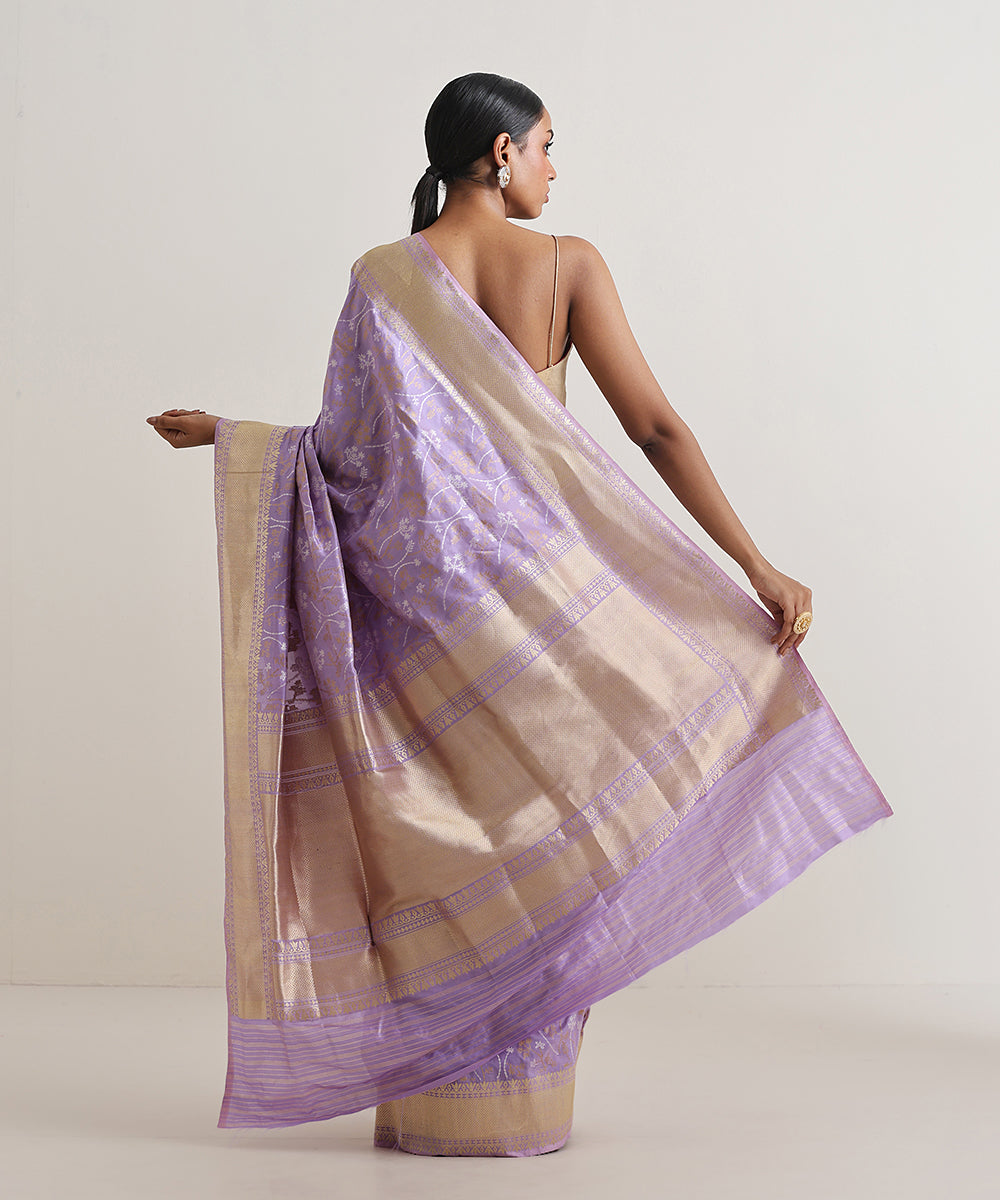 Handloom_Lilac_Pure_Katan_Silk_banarasi_Saree_With_Gold_And_Silver_Zari_Jaal_WeaverStory_03