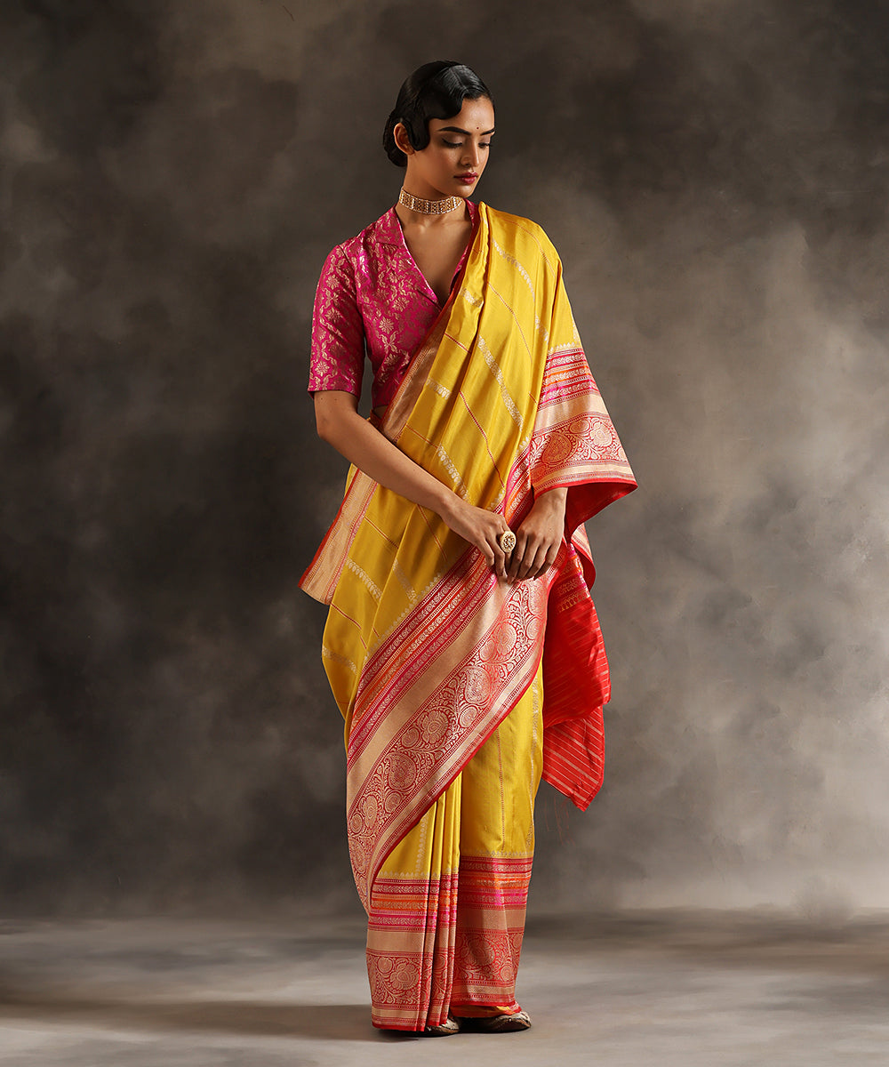 Handloom_Yellow_Pure_Katan_Silk_Ektara_Banarasi_Saree_With_Majenta_And_Orange_Kadhiyal_Border_WeaverStory_02