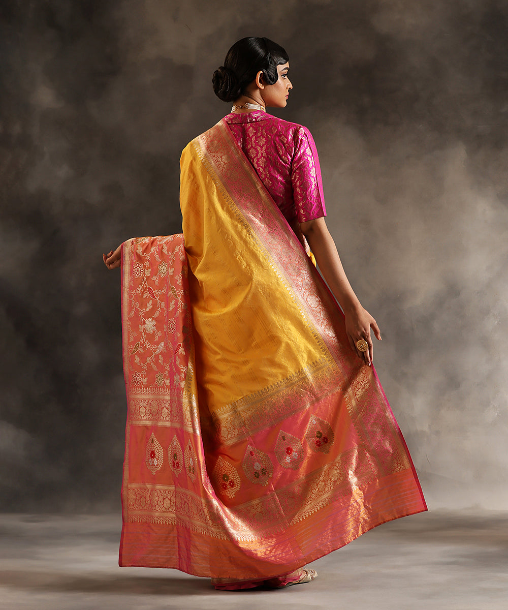 Handloom_Yellow_Pure_Katan_Silk_Banarasi_Saree_With_Peach_And_Gold_Broad_Border_WeaverStory_03