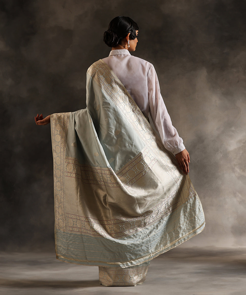 Ice_Blue_Handloom_Pure_Katan_Silk_Ektara_Banarasi_Saree_With_Kadhwa_Booti_And_Silver_Border_WeaverStory_03