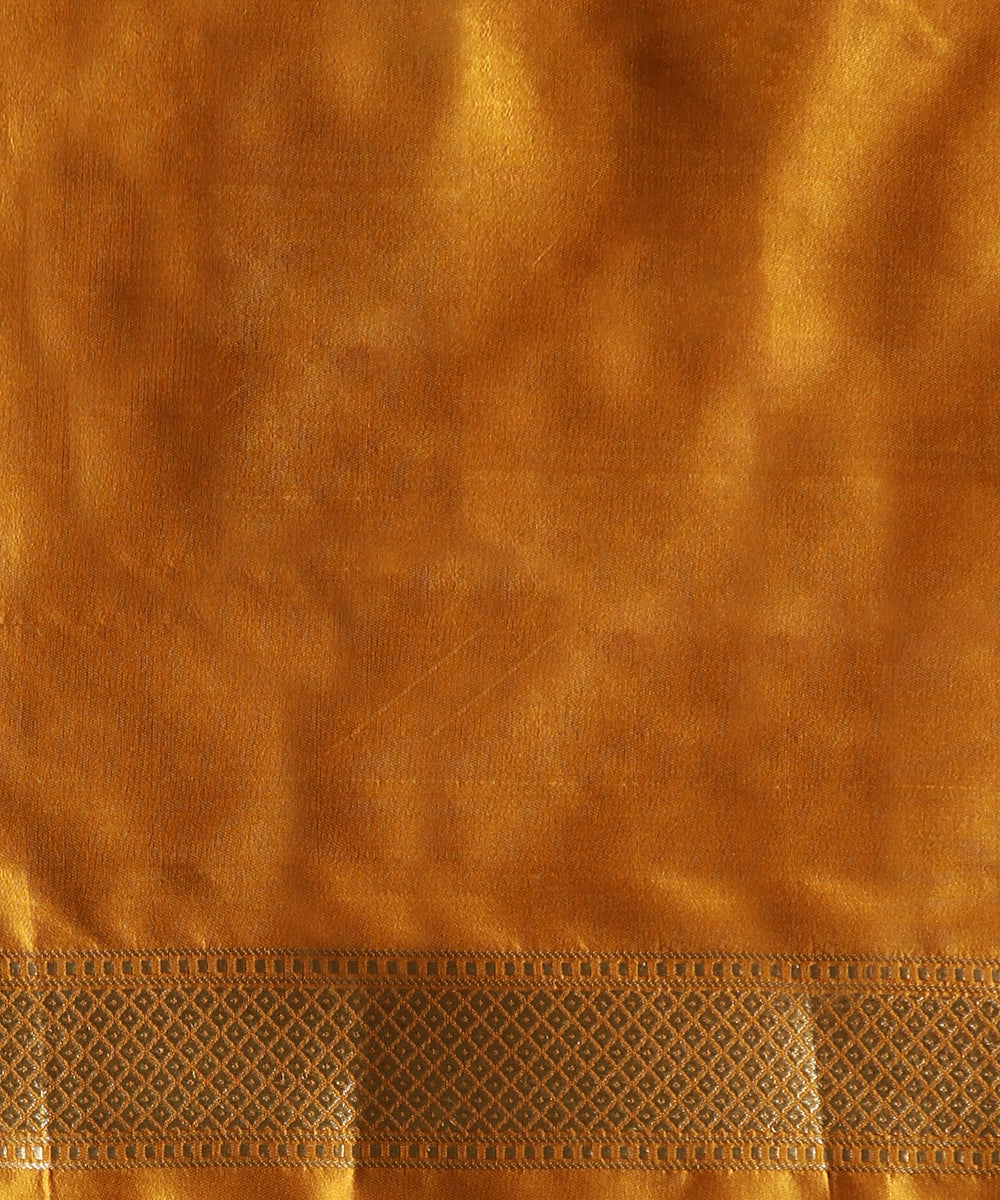 Navy_Blue_Handloom_Pure_Katan_Silk_Banarasi_Saree_With_Traditional_Motifs_And_Yellow_Contrast_Border_WeaverStory_05