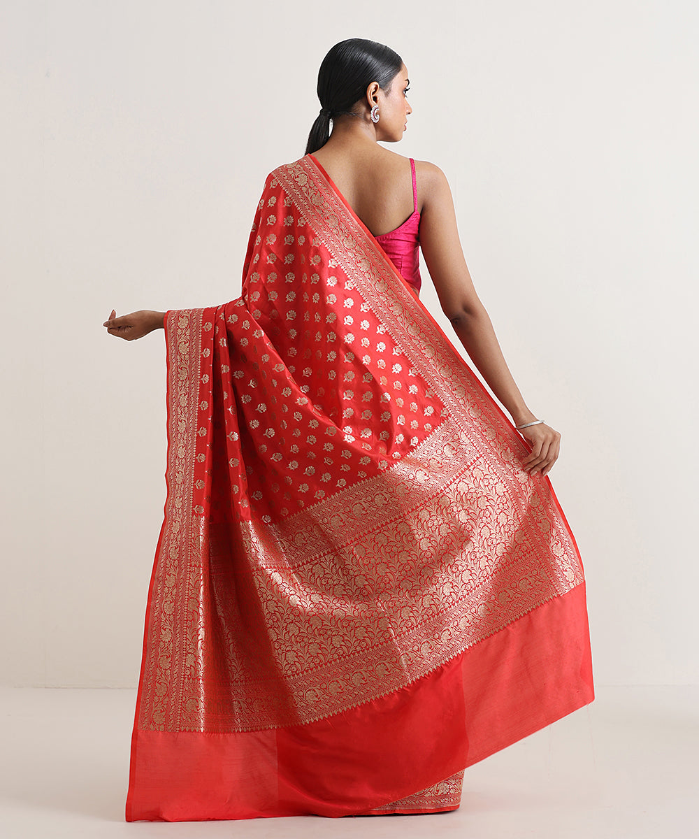 Handloom_Red_Dual_Tone_Pure_Katan_Silk_Banarasi_Saree_With_Cutwork_Boota_WeaverStory_03