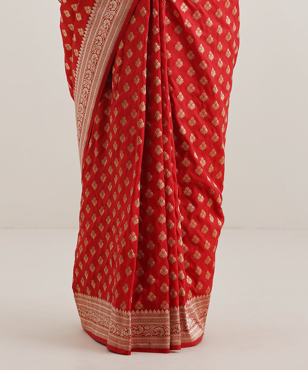 Bridal_Red_Handloom_Pure_Katan_Silk_Banarasi_Saree_With_Mughal_Motifs_WeaverStory_04