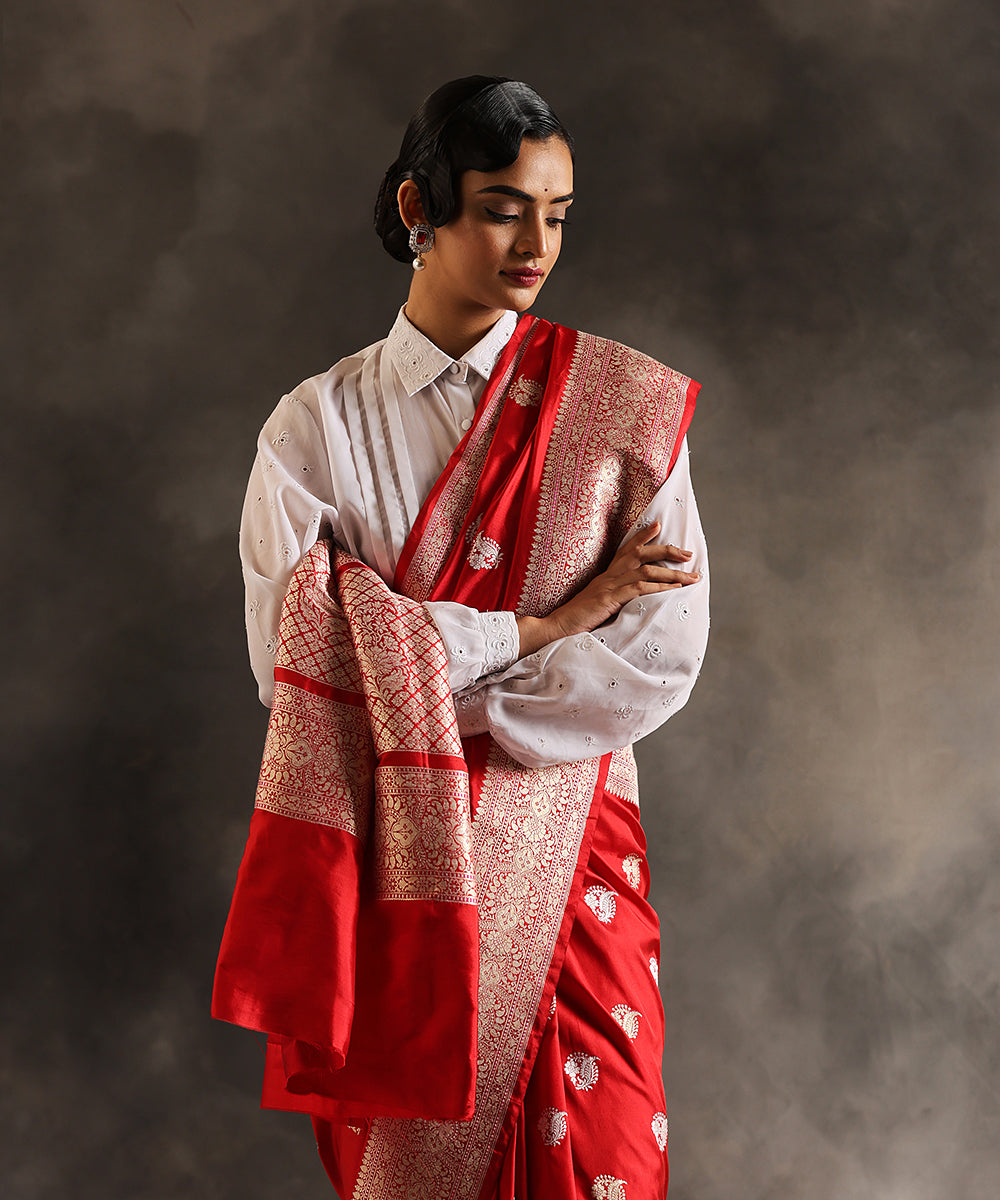 Red_Handloom_Pure_Katan_Silk_Banarasi_Saree_With_Sona_Rupa_Zari_WeaverStory_01