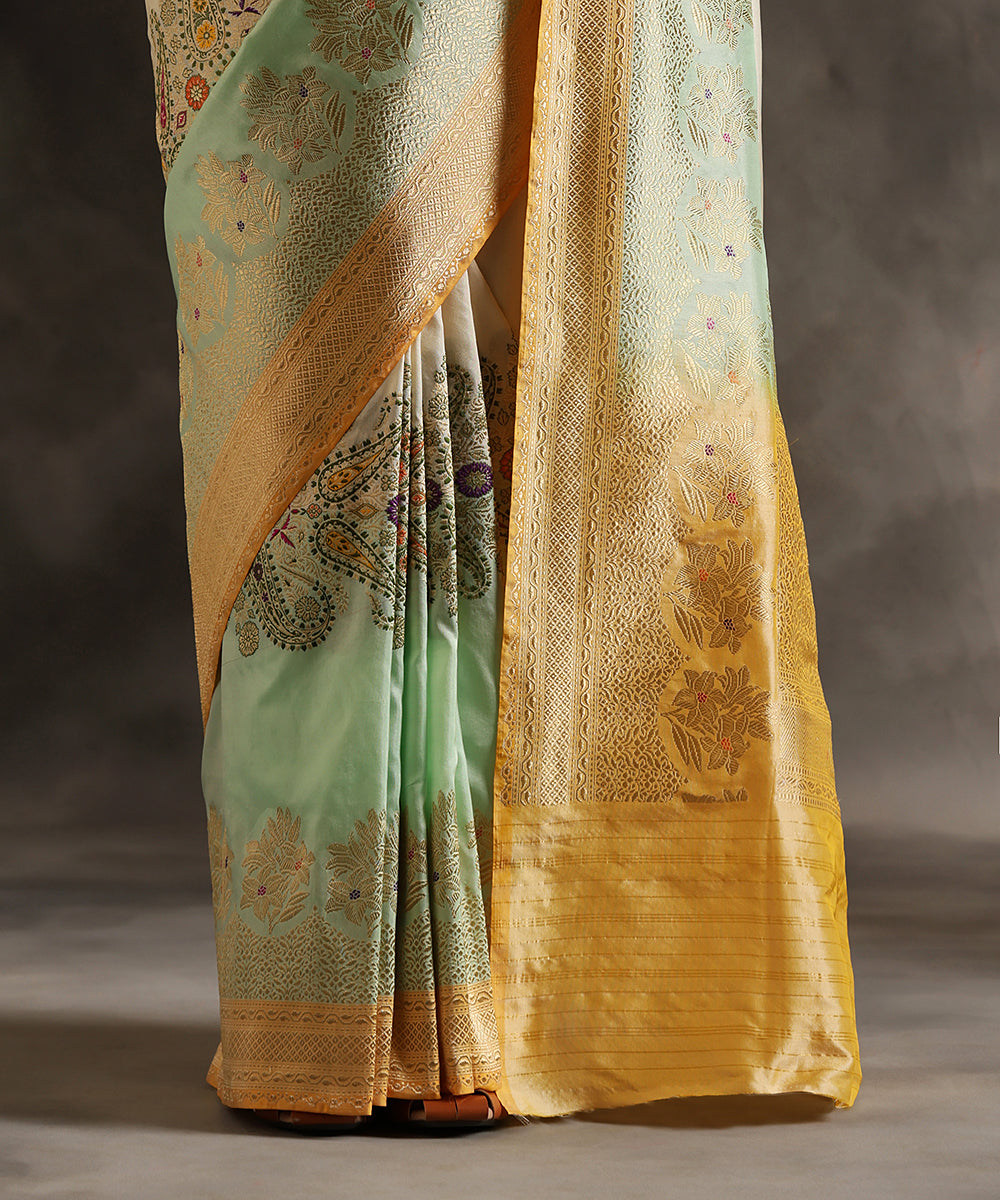 Handloom_Lemon_Yellow_And_Green_Pure_Katan_Silk_Rangkaat_Banarasi_Saree_With_Paisley_Motifs_WeaverStory_04