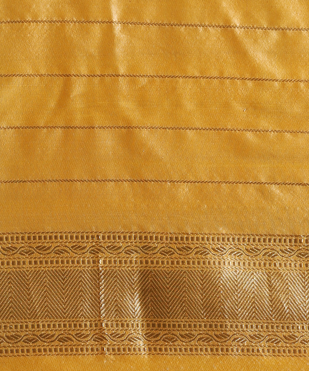 Handloom_Lemon_Yellow_And_Green_Pure_Katan_Silk_Rangkaat_Banarasi_Saree_With_Paisley_Motifs_WeaverStory_05