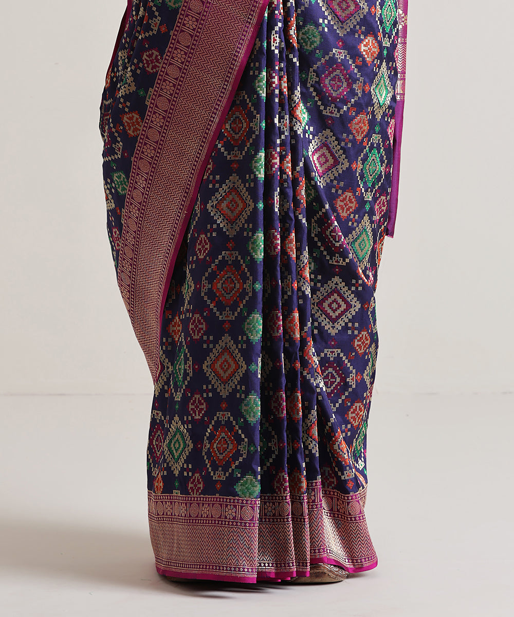 Navy_Dual_Tone_Handloom_Pure_Katan_Silk_Banarasi_Patola_Saree_With_Magenta_Border_WeaverStory_04