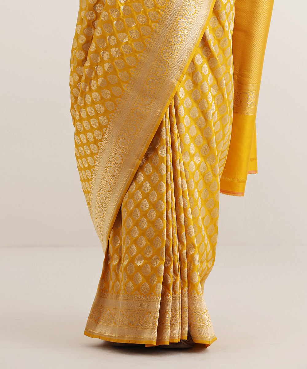 Handloom_Yellow_Pure_Katan_Silk_Banarasi_Saree_With_Zari_Golden_Booti_WeaverStory_04