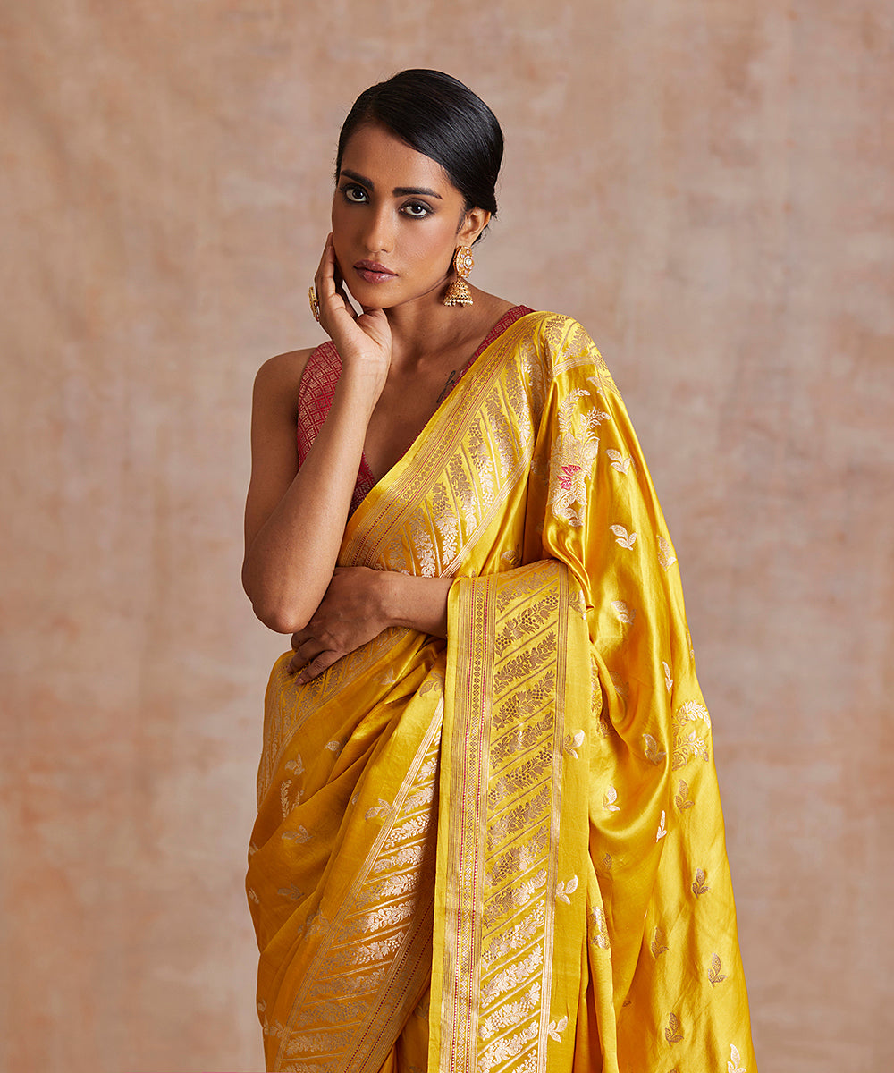 Handloom_Yellow_Pure_Satin_Silk_Banarasi_Saree_With_Cutwork_Meenakari_Booti_WeaverStory_01