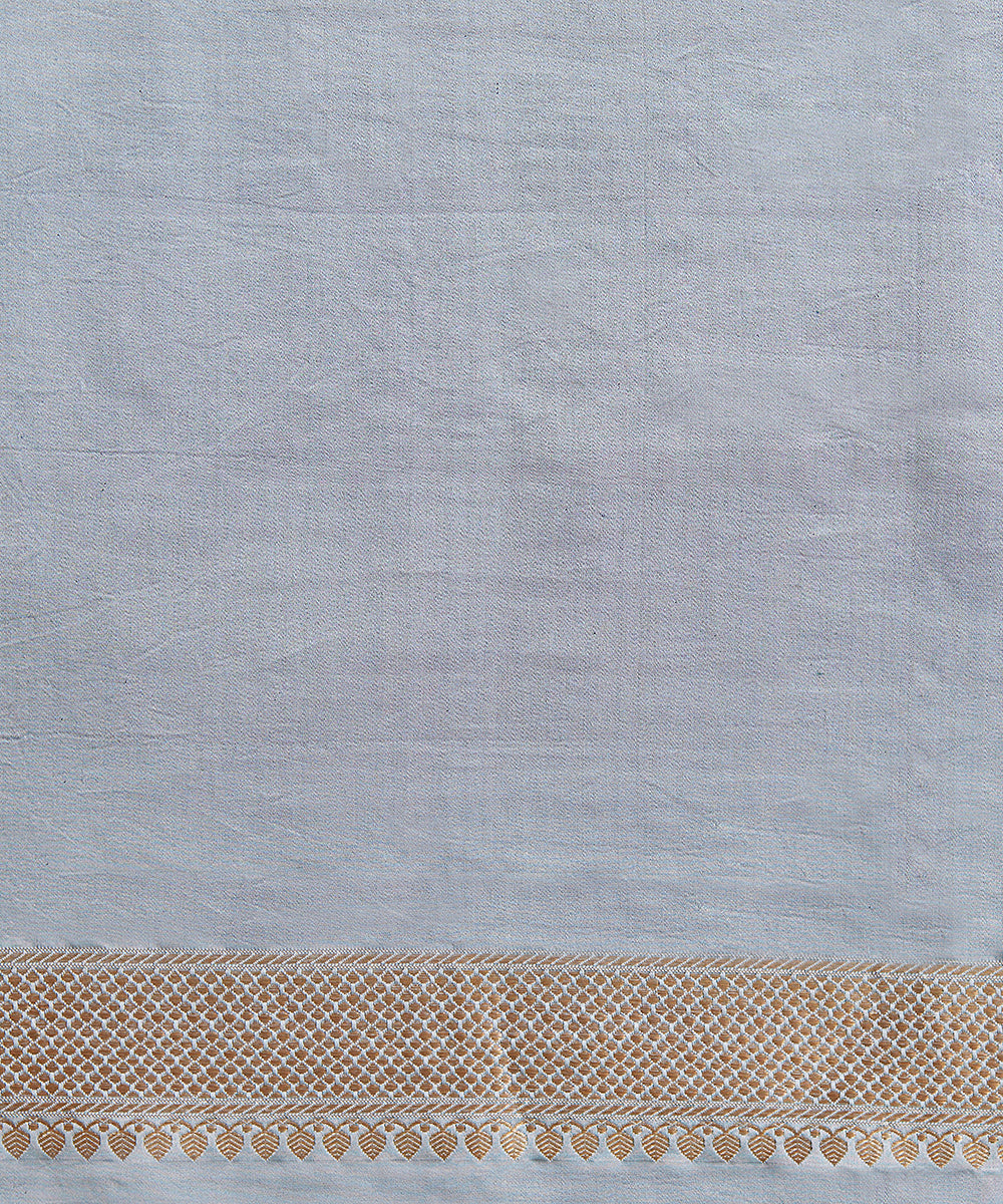 Pastel_Grey_Handloom_Pure_Satin_Silk_Tanchoi_Banarasi_Saree_WeaverStory_06