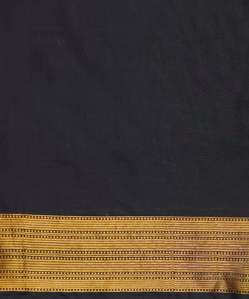 Golden_Black_Handloom_Pure_Katan_Silk_Tanchoi_Banarasi_Saree_With_Border_WeaverStory_06