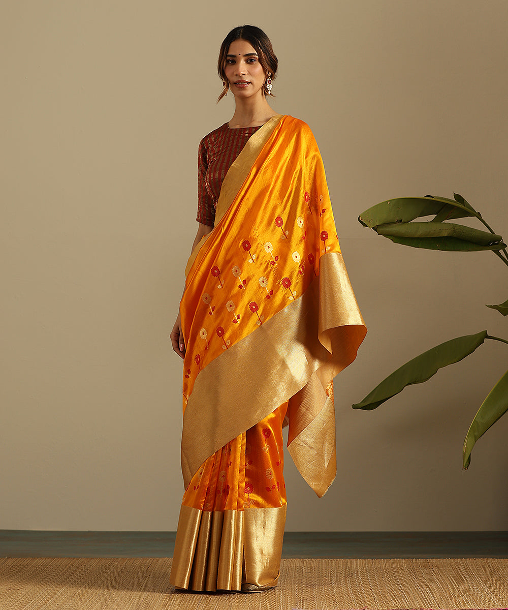Handloom_Orange_Pure_Silk_Chanderi_Saree_With_Dopatti_Booti_And_Nakshi_Border__WeaverStory_02