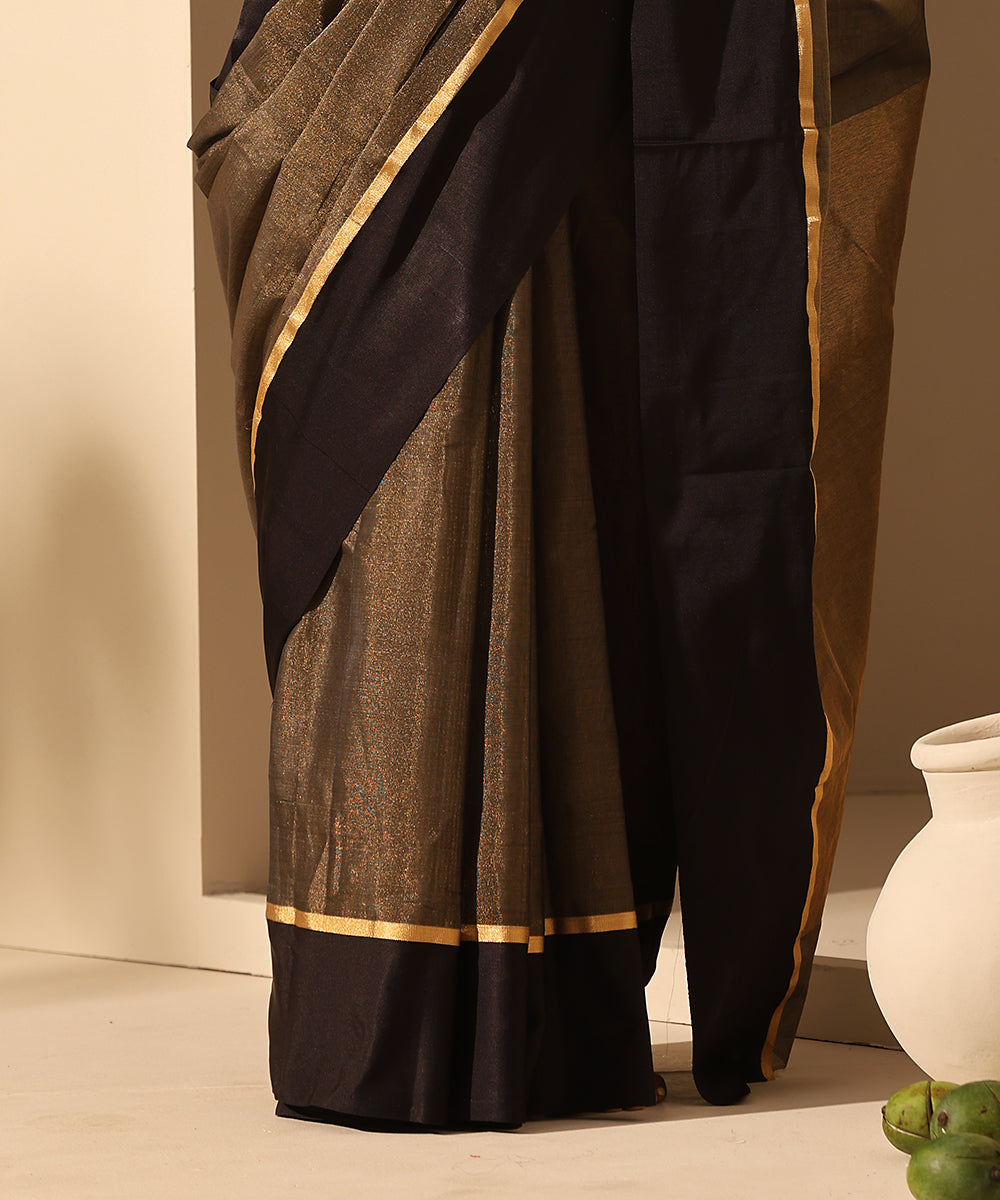 Black_And_Gold_Handloom_Chanderi_Tissue_Silk_Saree_With_Mashroo_Border_WeaverStory_04