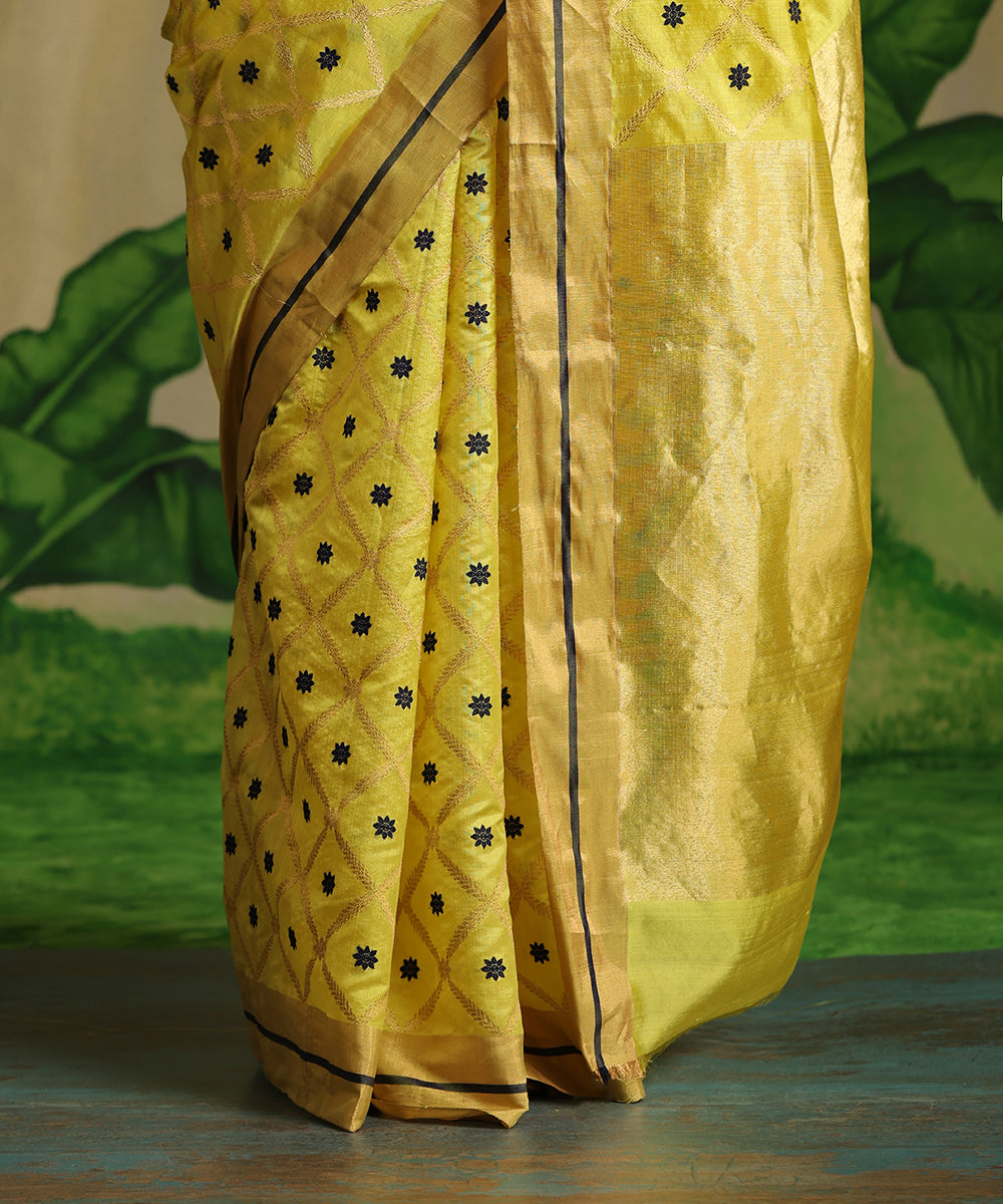 Handloom_Neon_Yellow_Pure_Chanderi_Silk_Saree_With_Zari_Jaal_WeaverStory_04