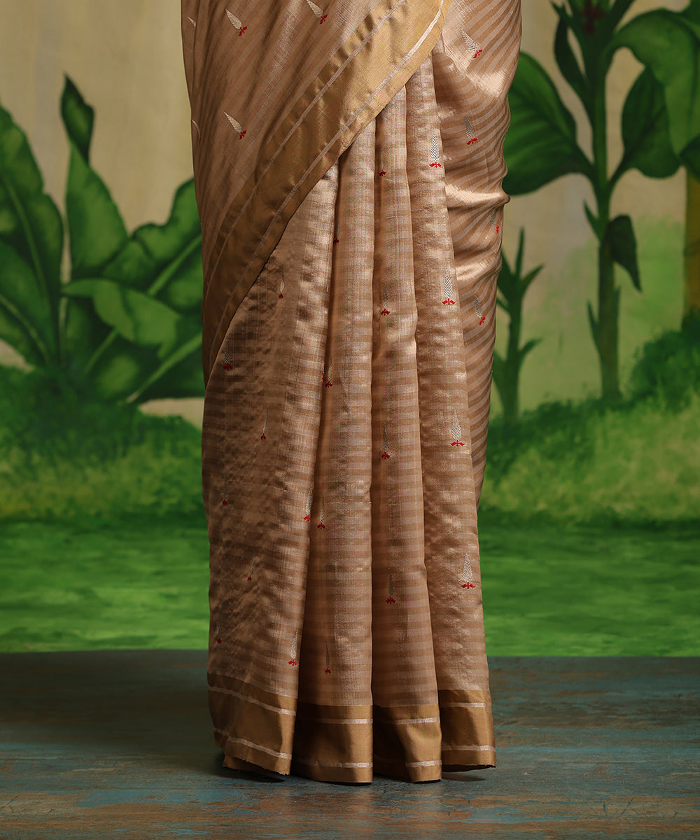Khaki_Handloom_Striped_Pure_Chanderi_Silk_Saree_With_Tilak_Meenakari_Booti_WeaverStory_04