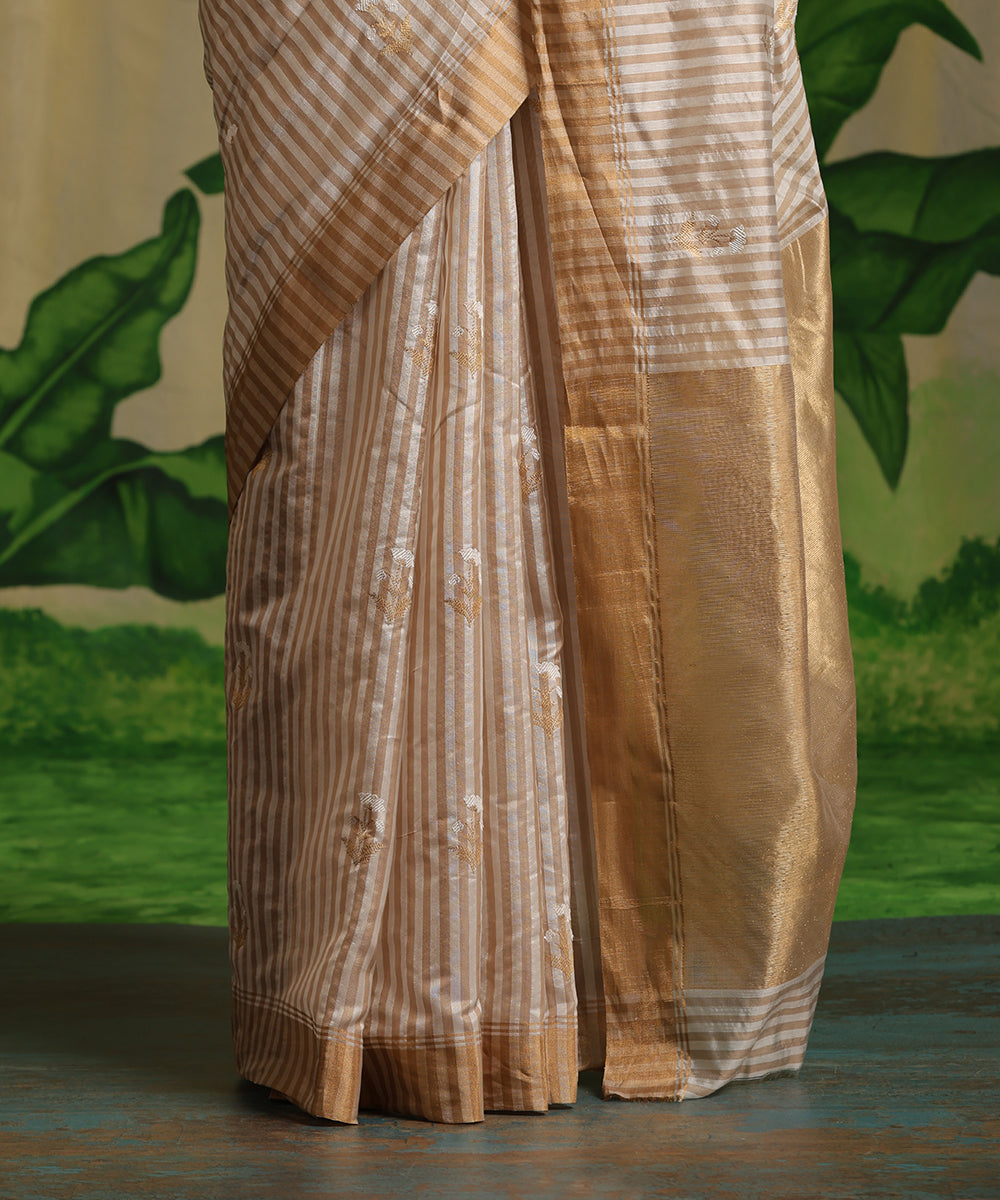 Handloom_Cream_And_White_Striped_Pure_Chanderi_Silk_Saree_With_Meena_Booti_WeaverStory_04