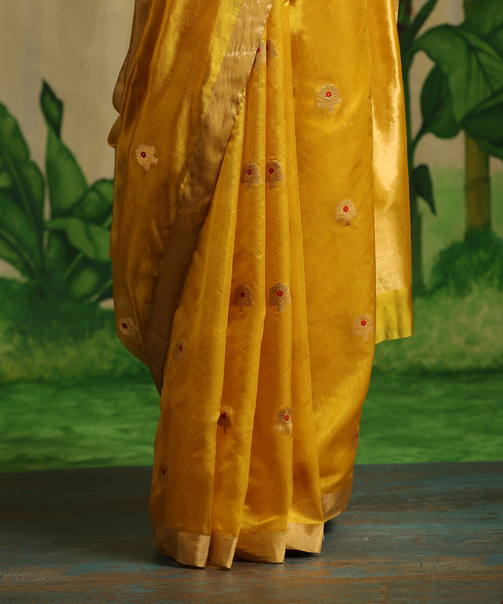Handloom_Mustard_Pure_Chanderi_Silk_Saree_With_Guldasta_Booti_WeaverStory_04