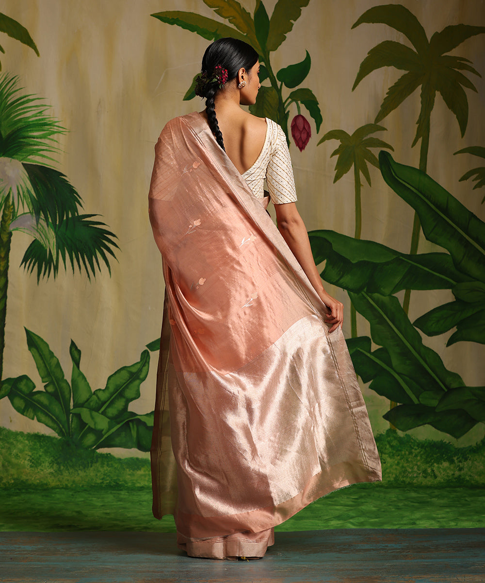 Handloom_Pastel_Peach_Pure_Chanderi_Silk_Saree_With_Two_Flower_Booti_WeaverStory_03
