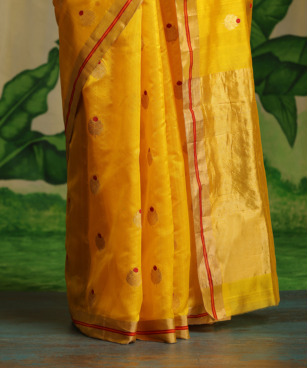 Handloom_Yellow_Pure_Chanderi_Silk_Saree_With_Meena_Aanar_Booti_WeaverStory_04