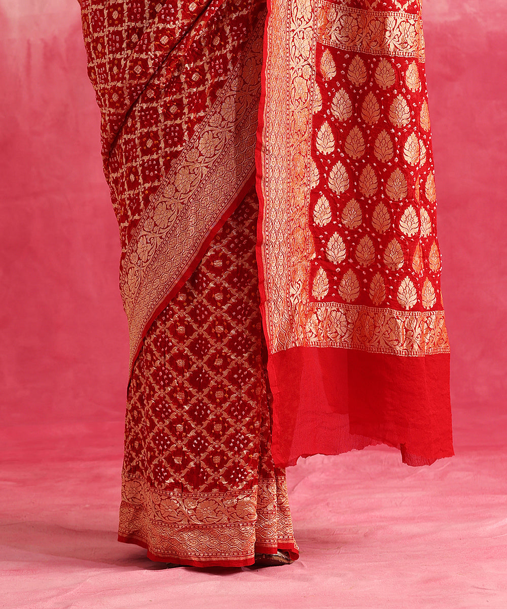 Handloom_Red_Pure_Georgette_Banarasi_Bandhej_Saree_With_All_Over_Cutwork_Jaal_WeaverStory_04