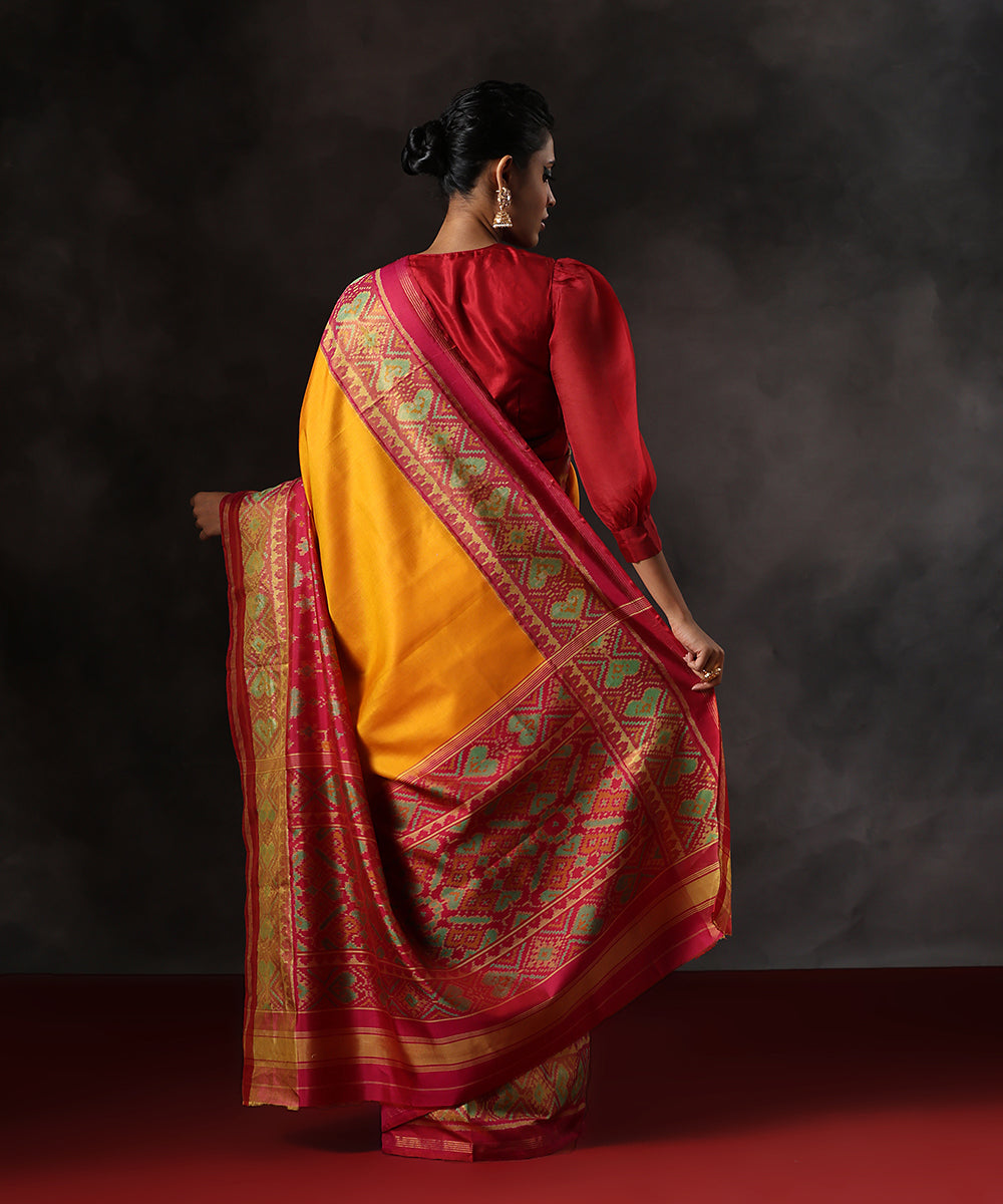 Handloom_Mustard_Pure_Mulbery_Silk_Single_Ikat_Patola_Saree_With_Rani_Tissue_Broad_Border_WeaverStory_03