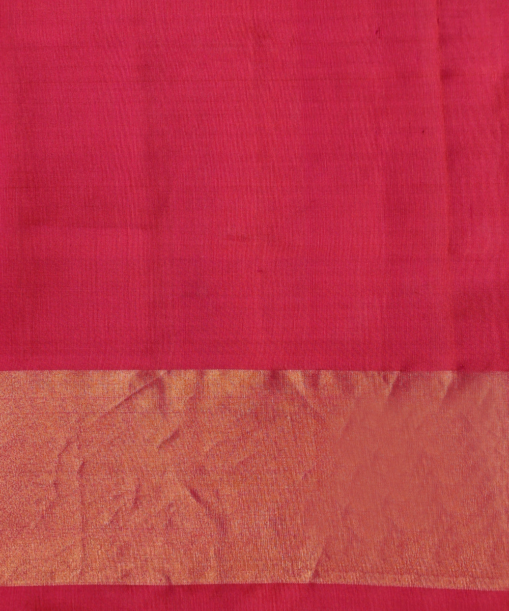 Handloom_Mustard_Pure_Mulbery_Silk_Single_Ikat_Patola_Saree_With_Rani_Tissue_Broad_Border_WeaverStory_05