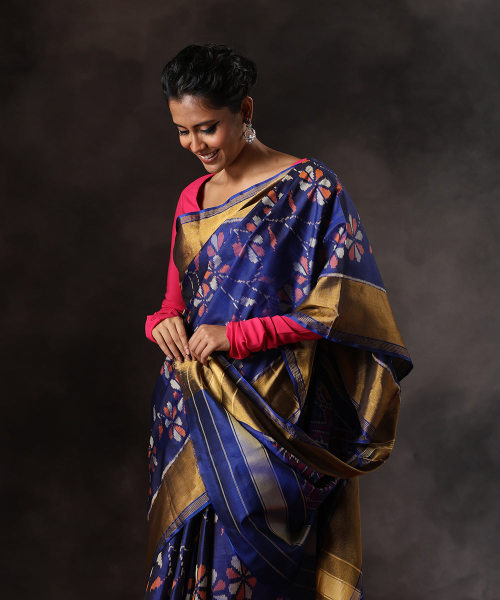 Handloom_Purple_And_Blue_Pure_Mulbery_Silk_Single_Ikat_Patola_Saree_With_Gold_Tissue_Border_WeaverStory_01