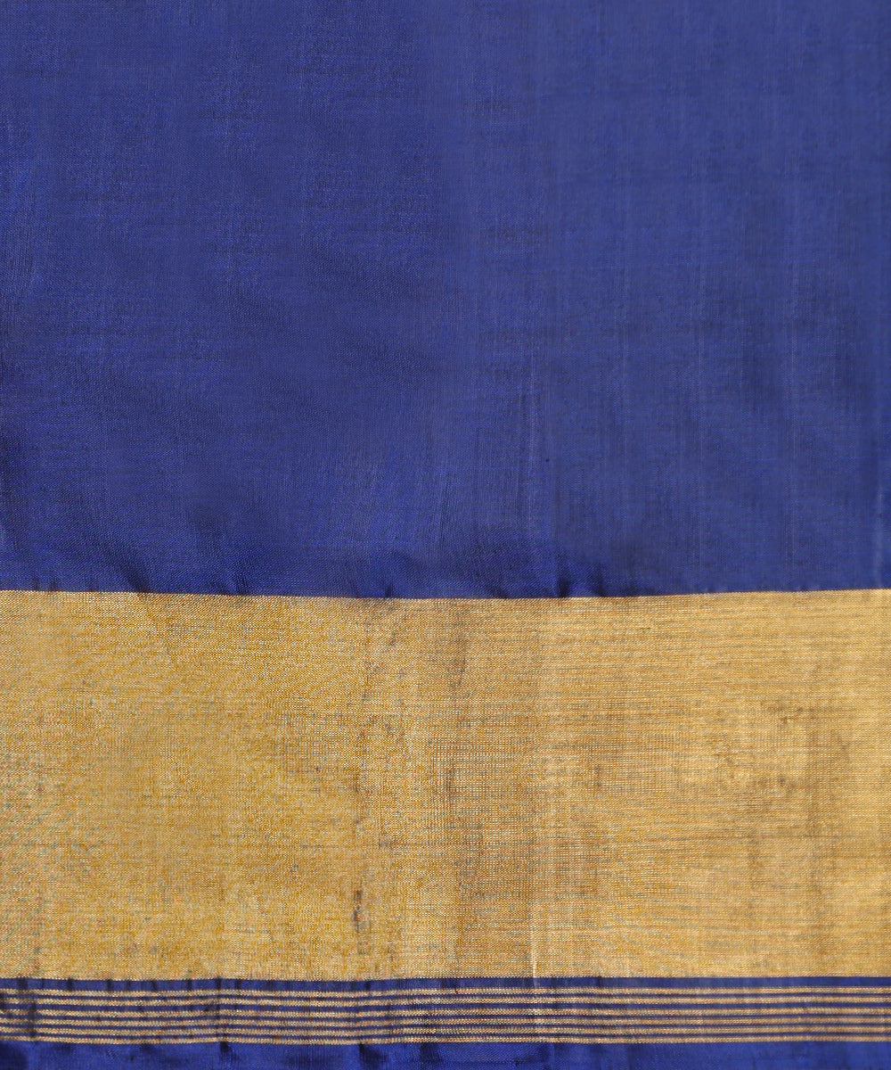 Handloom_Purple_And_Blue_Pure_Mulbery_Silk_Single_Ikat_Patola_Saree_With_Gold_Tissue_Border_WeaverStory_05