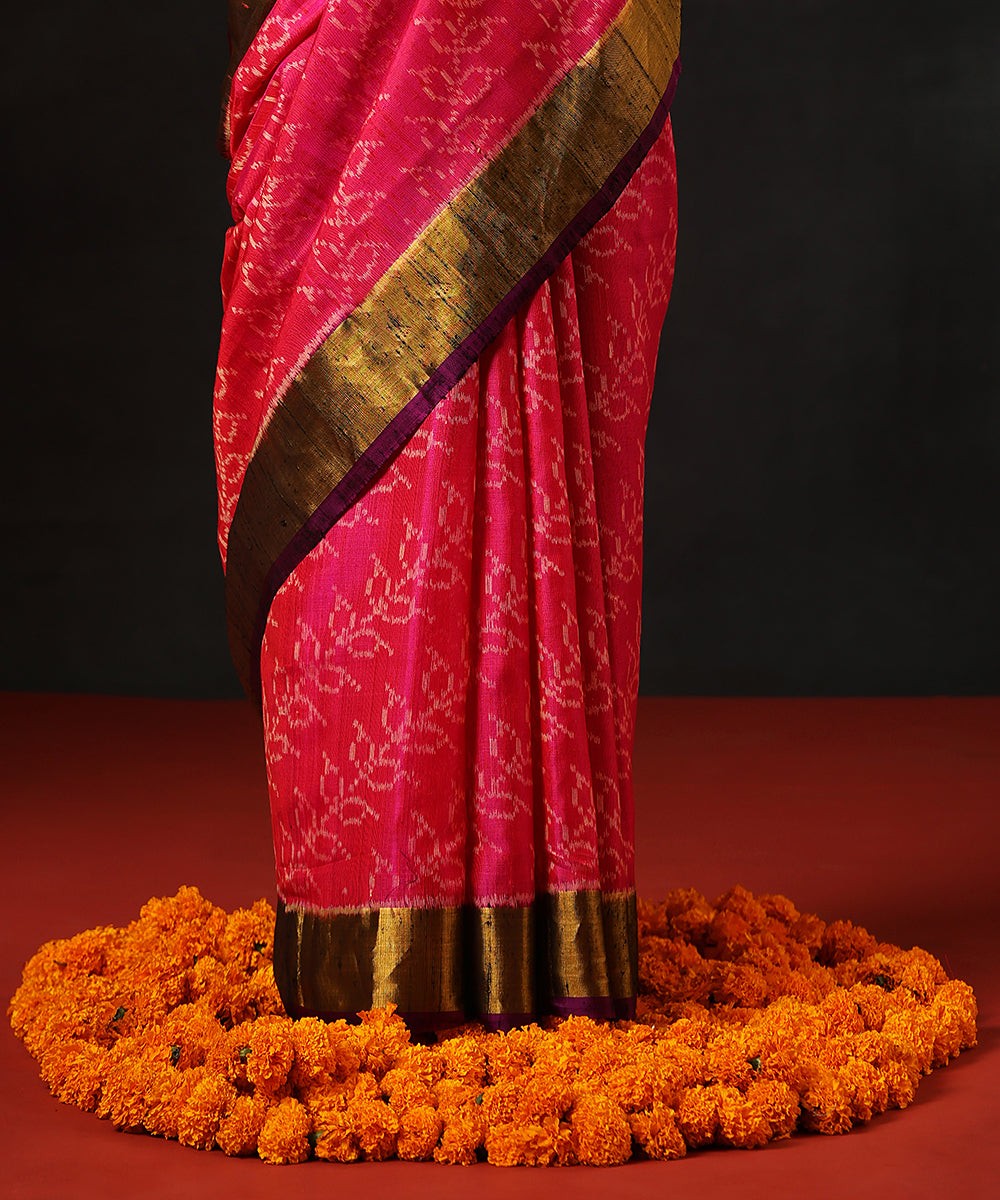 Rani_Pink_Handloom_Pure_Raw_Silk_Single_Ikat_Patola_Saree_With_Gold_Tissue_Border_WeaverStory_04