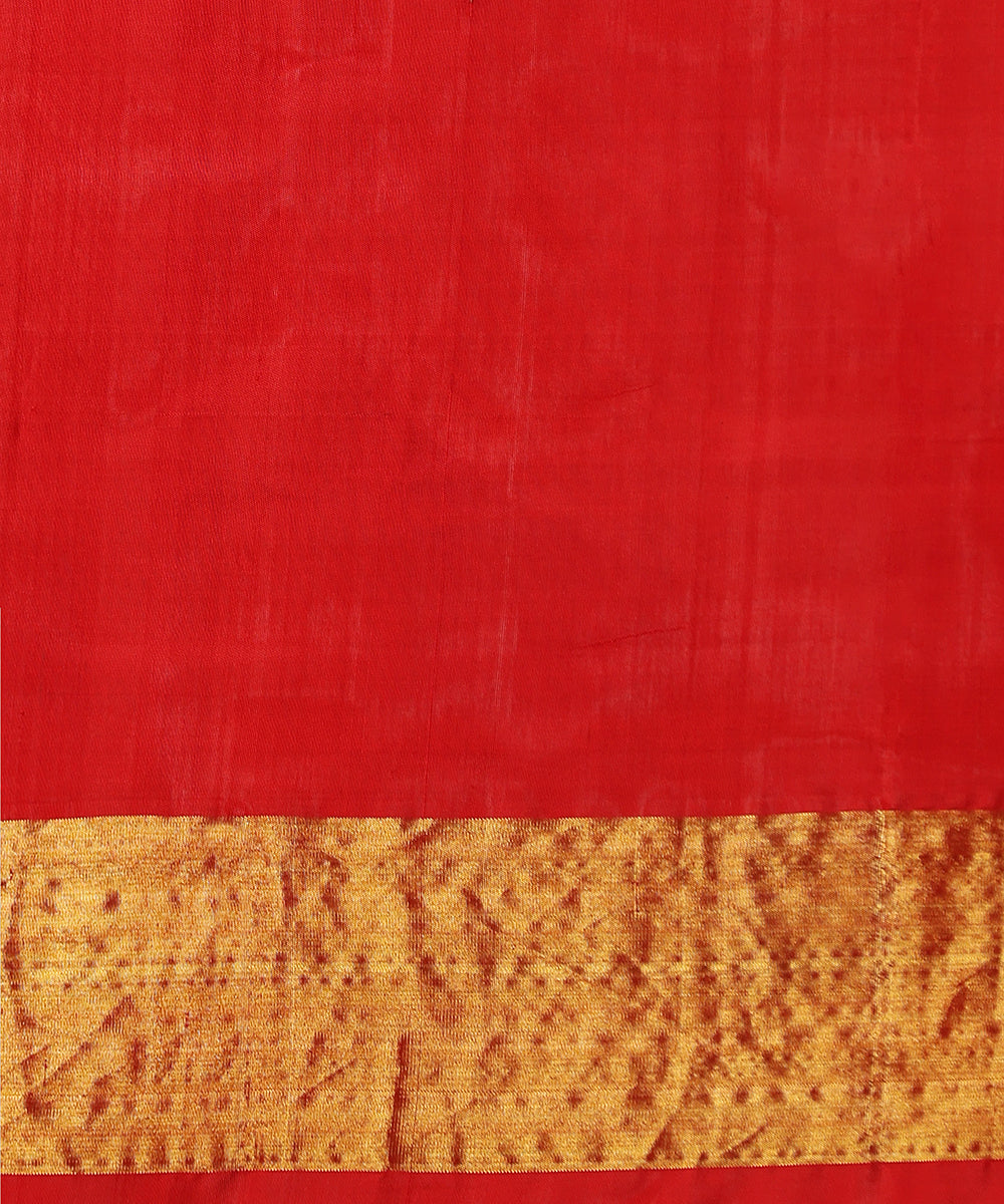Purple_And_Red_HandloomPure_Mulberry_Silk_Single_Ikat_Patola_Saree_With_Gold_Tissue_Border_WeaverStory_05