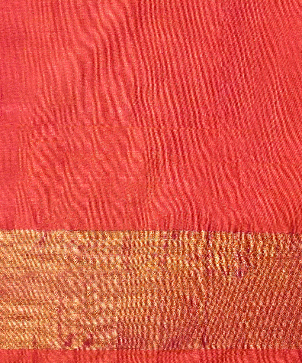 HandloomPink_And_Orange_Double_Shade_Pure_Mulberry_Silk_Single_Ikat_Patola_Saree_WithLeaf_Green_Tissue_Border_WeaverStory_05