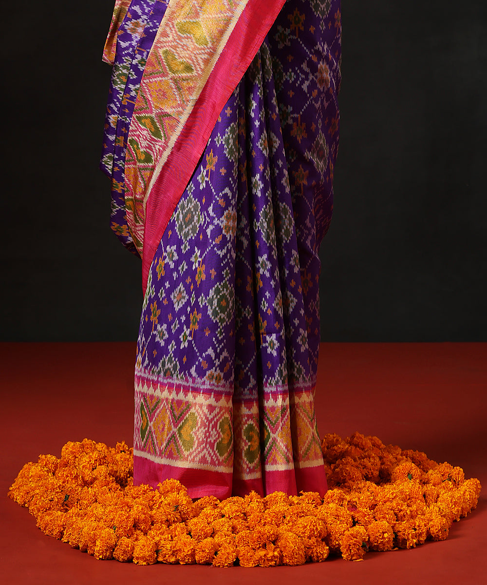 Voilet_Handloom_PureMulberry_Silk_Single_Ikat_Patola_Saree_With_Rani_Pink_Tissue_Border_WeaverStory_04