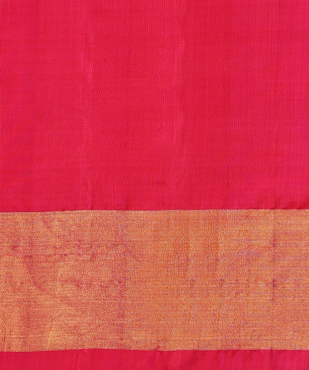 Voilet_Handloom_PureMulberry_Silk_Single_Ikat_Patola_Saree_With_Rani_Pink_Tissue_Border_WeaverStory_05
