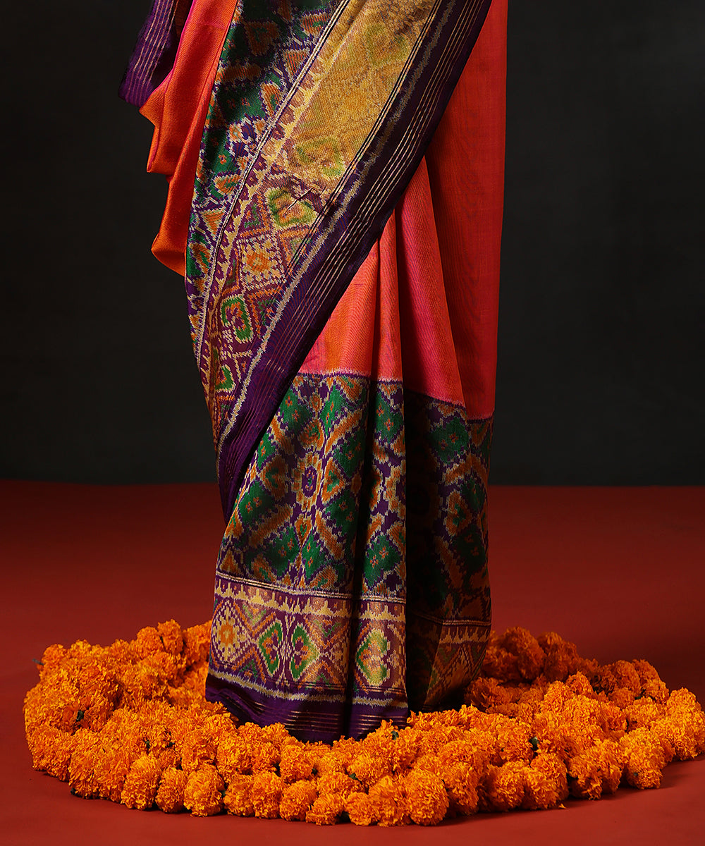 HandloomPurple_And_Pink_Double_ShadePureMulberry_Silk_Single_Ikat_Patola_Saree_WithPurple_GreenBorder_WeaverStory_04